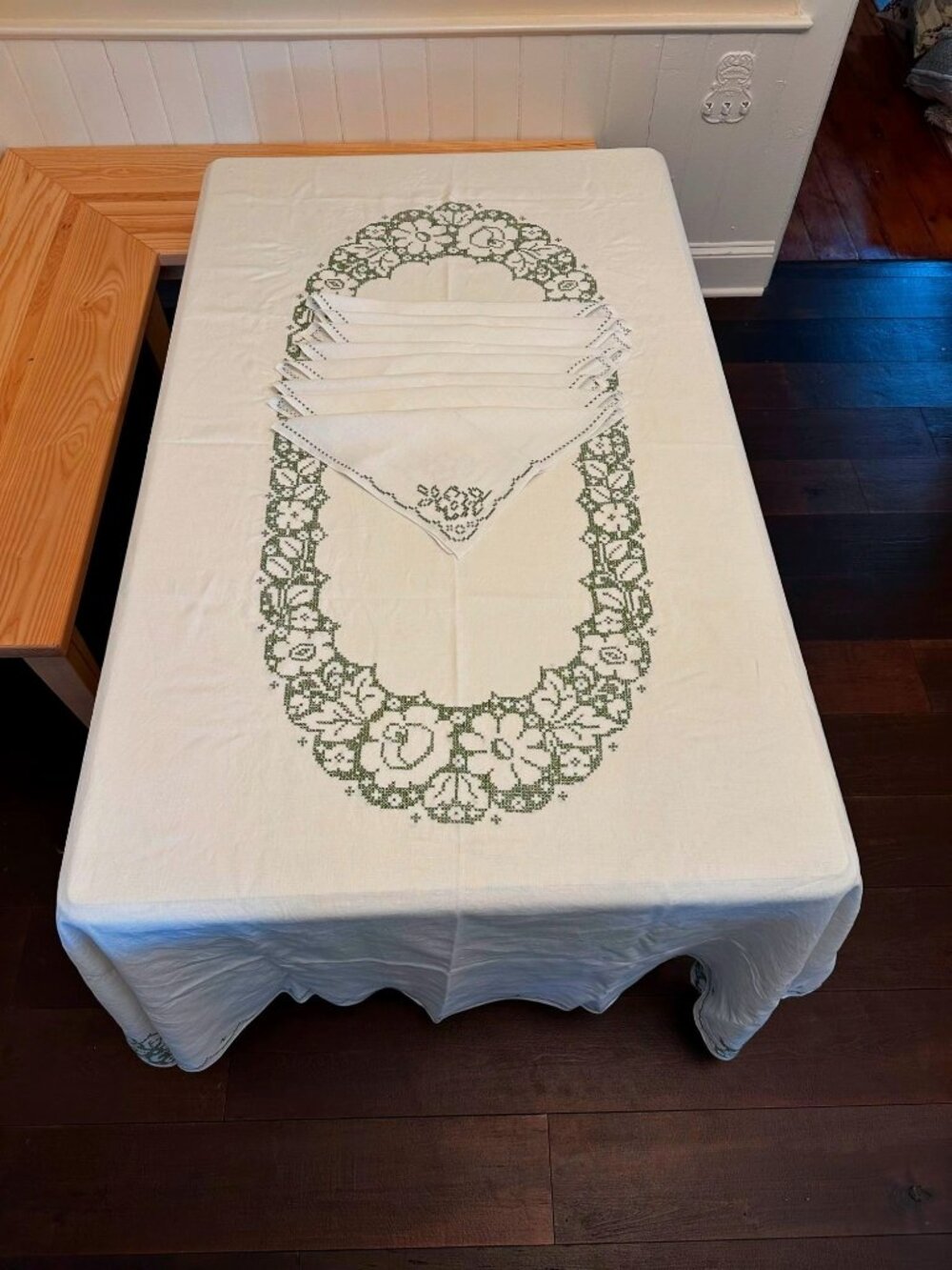Vintage White Green Hand Embroidered Linen Banquet Tablecloth & 9 Napkins 70x120